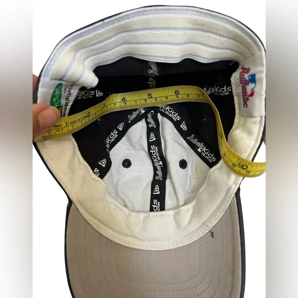 Boston Red Sox New Era baby Baseball Hat navy w/ letter B
Size 0-12months - Picture 6 of 8